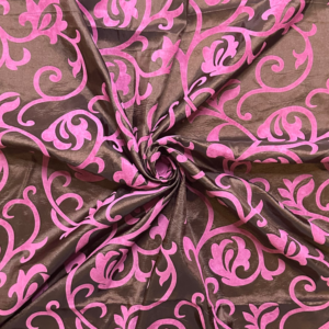 TABLE CLOTH BROWN WITH PINK DETAIL 270x264cm