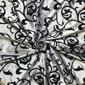 TABLE CLOTH SILVER & BLACK SWIRL 270x270cm